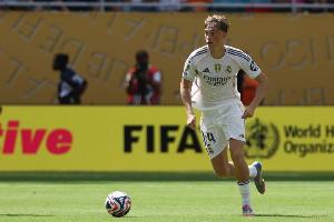 开云体育网址-被巴尔韦德称为‘小克罗斯’，怀森：感谢他夸奖，他是一个好队友