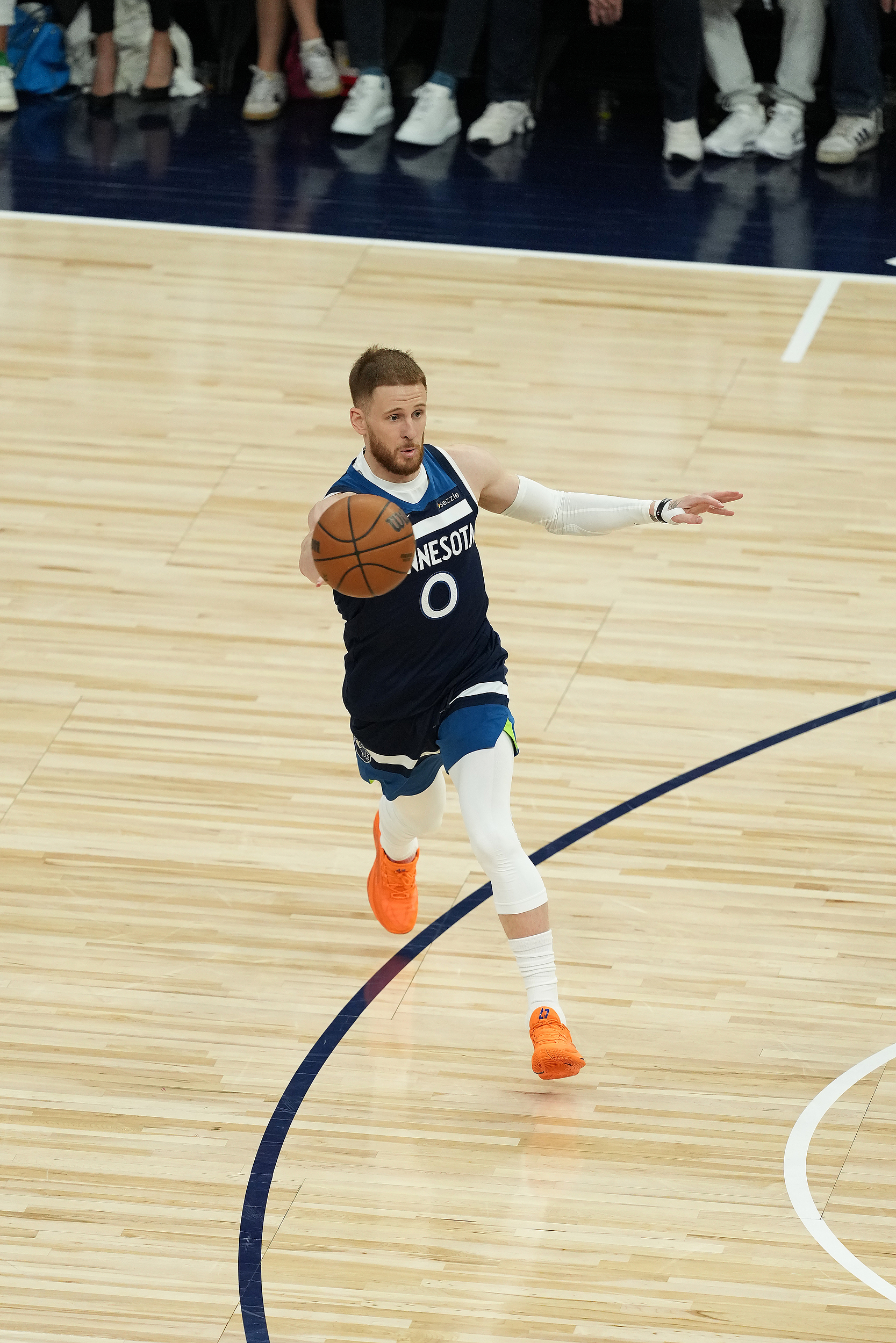 拼尽全力！沃克&amp;amp;迪温琴佐合计命中10三分轰下44分