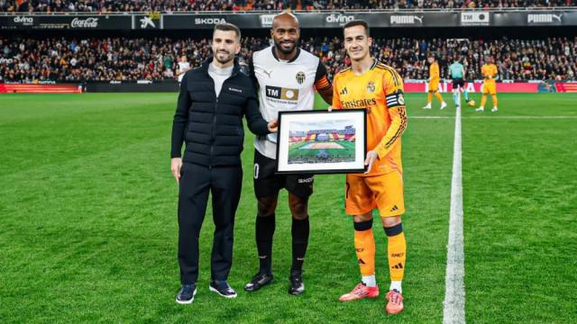 开云体育在线-【西甲】魔笛贝林破门，皇马2比1逆转拿下2025开门红