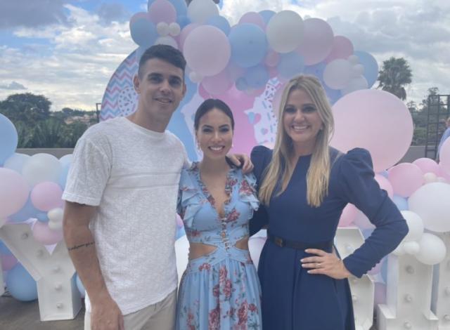 开云入口-奥斯卡暂定下周启程返回中国 爱妻即将临盆不随行