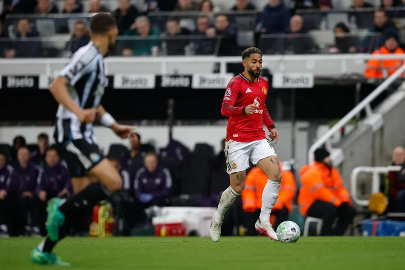 开云入口-库尼亚本场数据：3射1正，4次过人，1次关键传球，5次被犯规