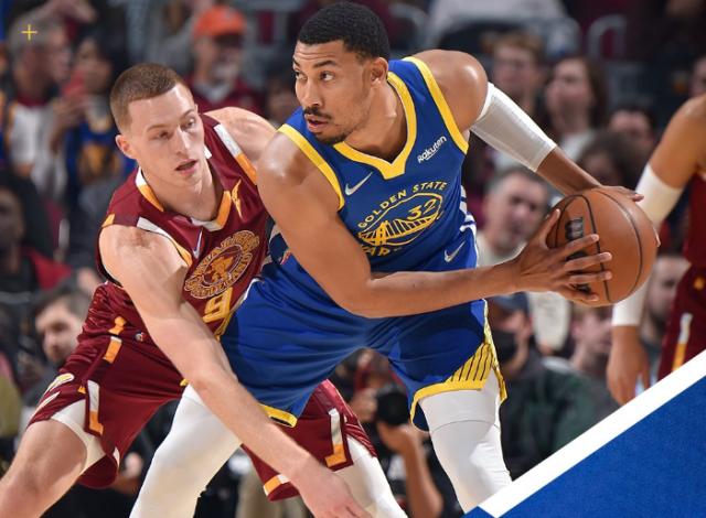 开云体育网址-勇士防守崩盘险些翻车 库里续写疯狂目标最佳防阵